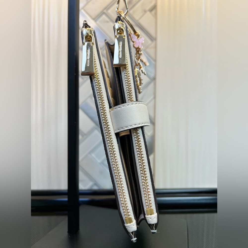 Michael Kors Adele Logo Smart Wallet and Hearts Butterfly Bag Charm - Picture 6 of 16